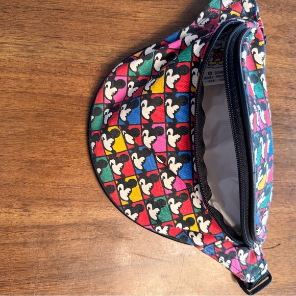 Vintage Disney Mickey & Co. Mickey Mouse Fanny Pack/Cross Body Purse - Picture 5 of 5